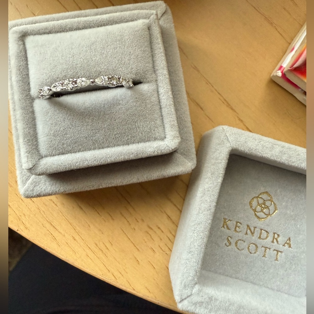 Kendra Scott Melanie 14k White Gold Band Ring in White Diamond - Picture 1 of 10